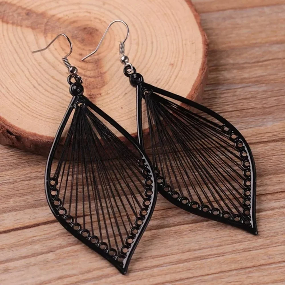 Harp String Earings - Picture 3 of 3